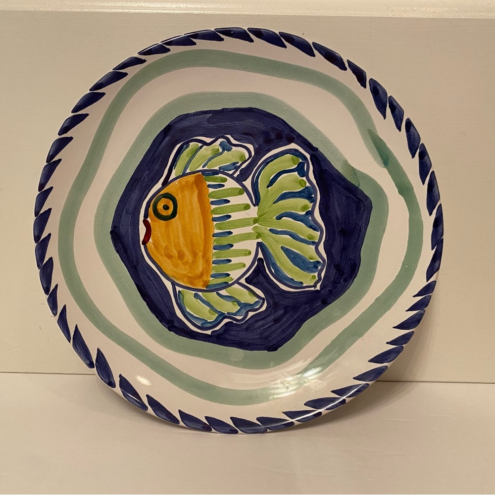 ITALY PLATE HAND PAINTED POTTERY FISH WHITE BLUE GREEN HOME DINING LUNCHEON